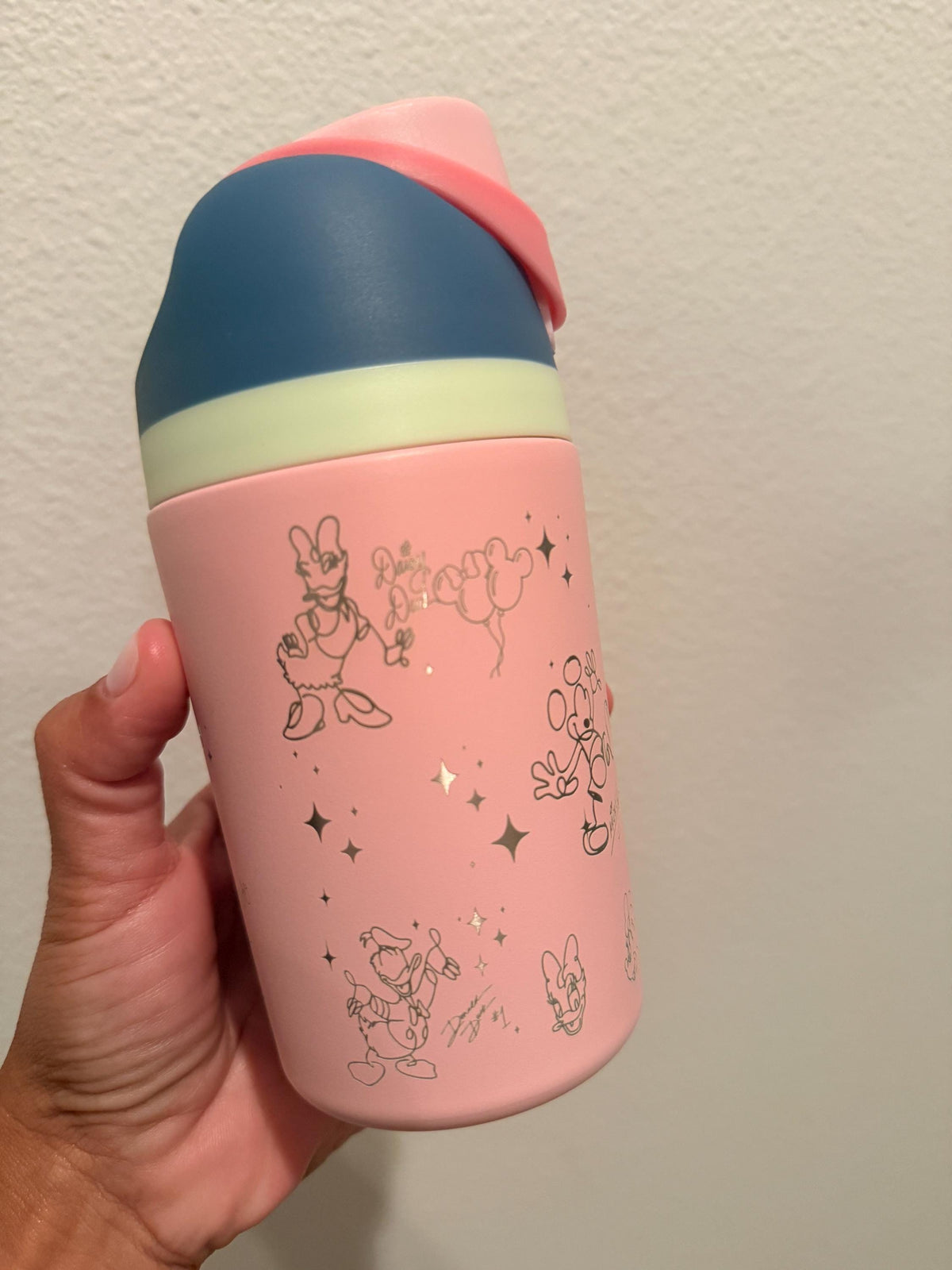 Close-up of autograph-style engraving on a 12 oz kids water bottle